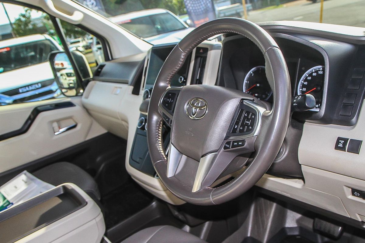 2023 Toyota Hiace Commuter GL GDH322R