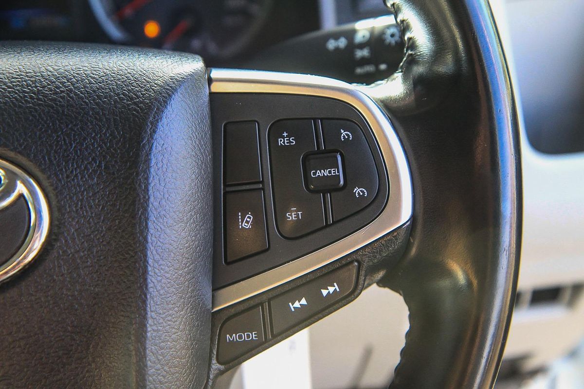 2020 Toyota Hiace Commuter GDH322R
