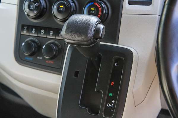 2020 Toyota Hiace Commuter GDH322R