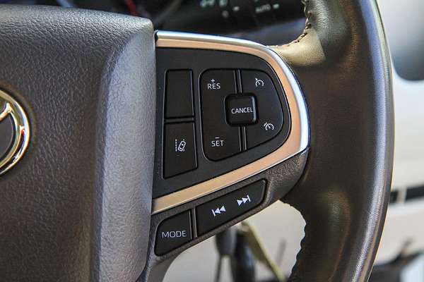 2023 Toyota Hiace Commuter GL GDH322R
