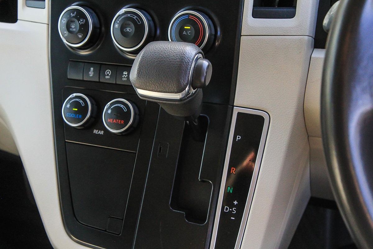 2023 Toyota Hiace Commuter GL GDH322R