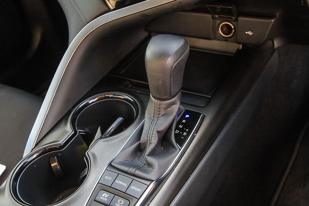 2024 Toyota Camry Ascent AXVH70R