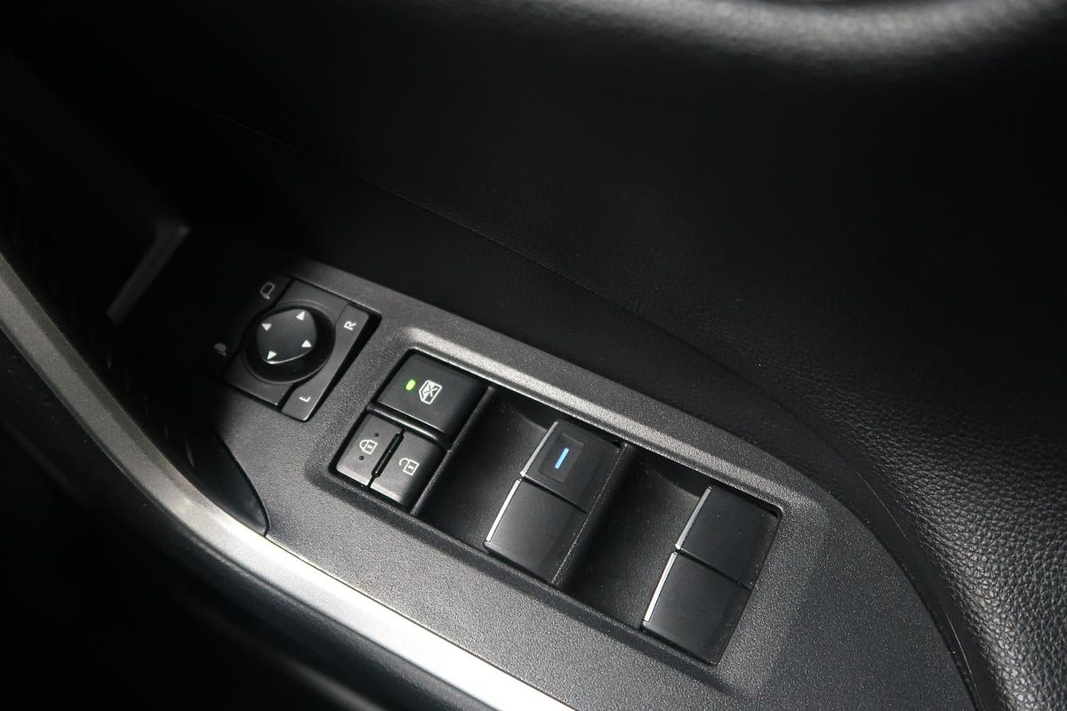 2020 Toyota RAV4 Edge AXAA54R