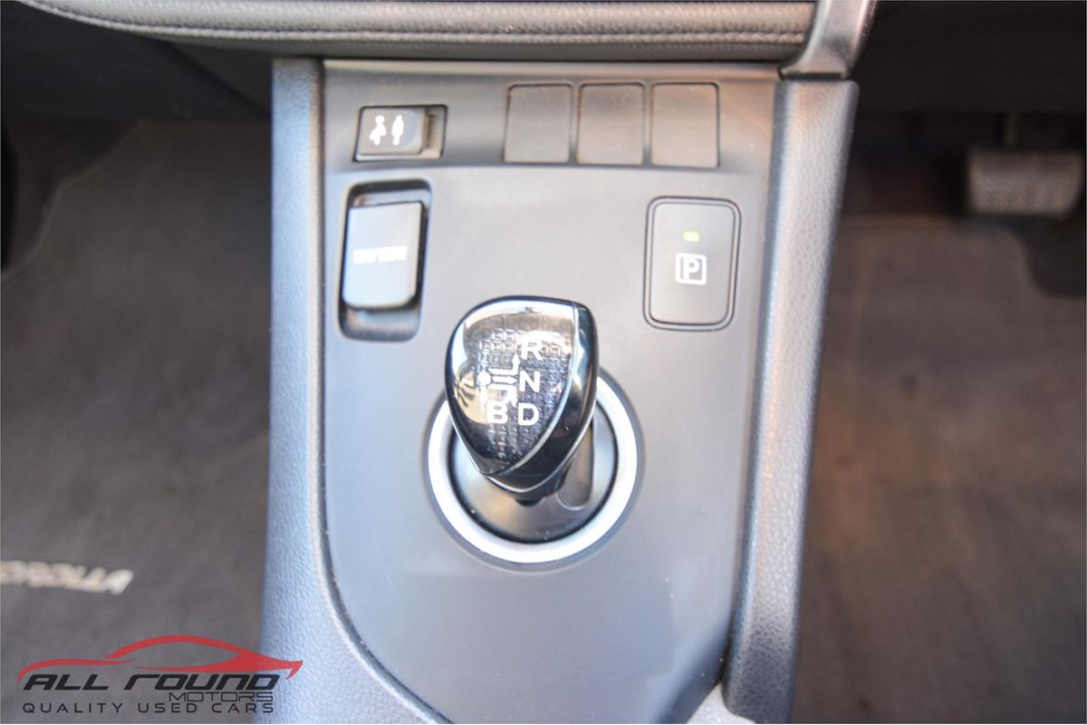 2018 Toyota COROLLA HYBRID ZWE186R MY16