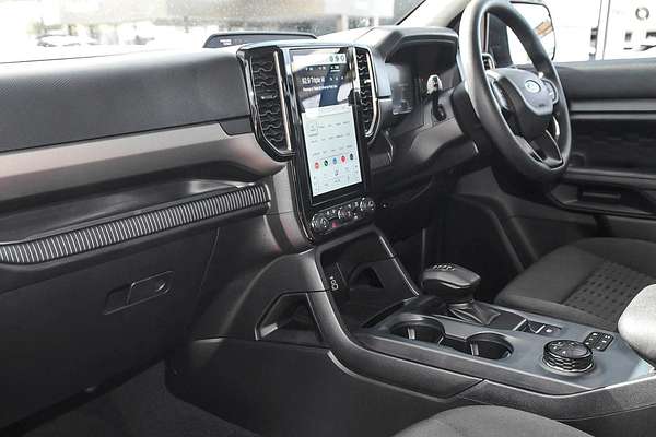 2024 Ford Everest Ambiente 2.0L