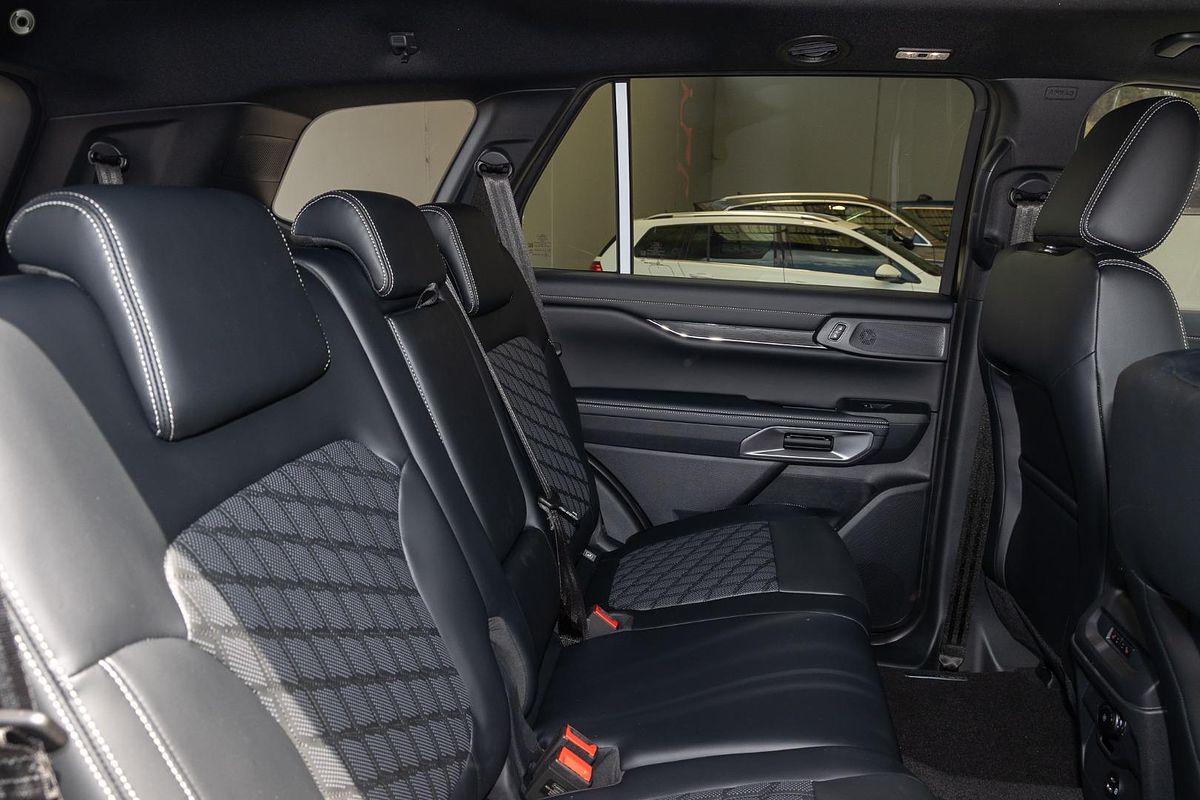 2025 Ford Everest Platinum