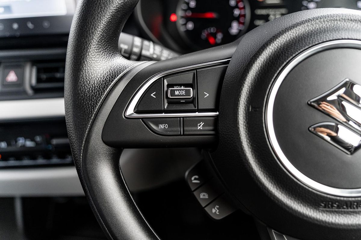 2024 Suzuki Swift Hybrid UZ