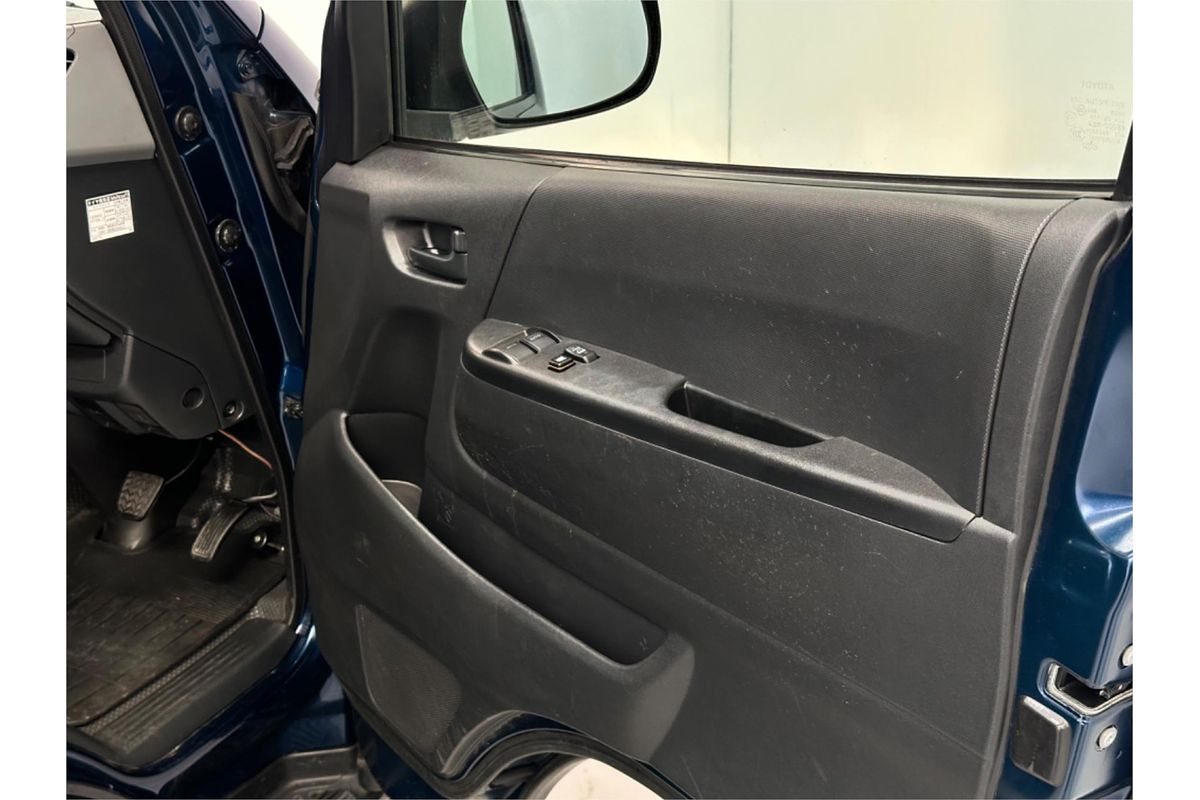 2011 Toyota Hiace DX GL PKG 4WD KDH206