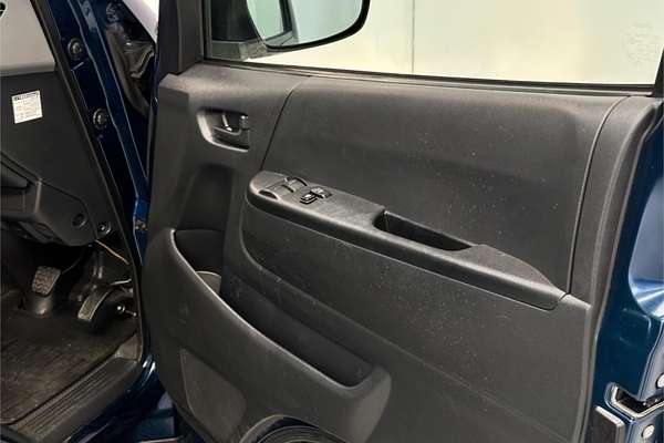 2011 Toyota Hiace DX GL PKG 4WD KDH206