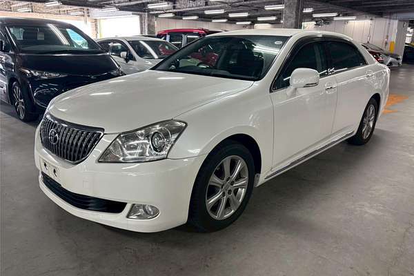 2010 Toyota Crown Majesta URS206
