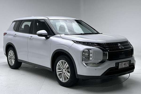 2023 Mitsubishi Outlander ES ZM