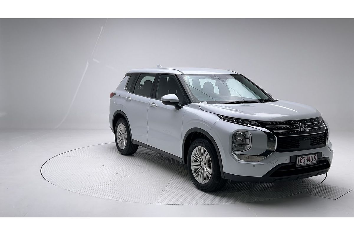 2023 Mitsubishi Outlander ES ZM