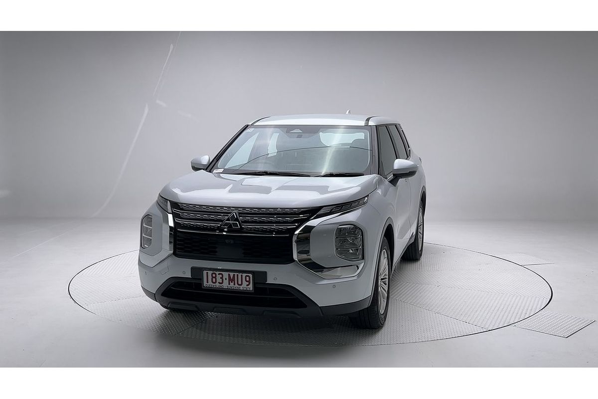 2023 Mitsubishi Outlander ES ZM