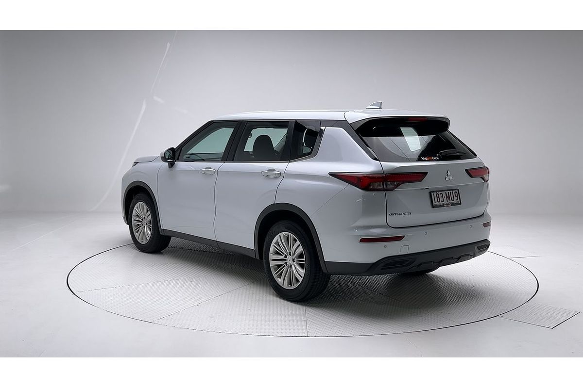 2023 Mitsubishi Outlander ES ZM