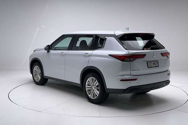 2023 Mitsubishi Outlander ES ZM
