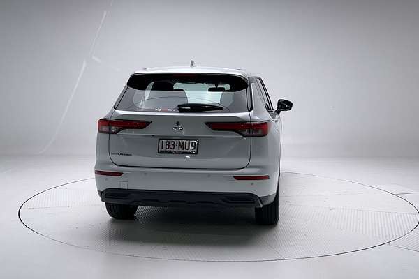 2023 Mitsubishi Outlander ES ZM