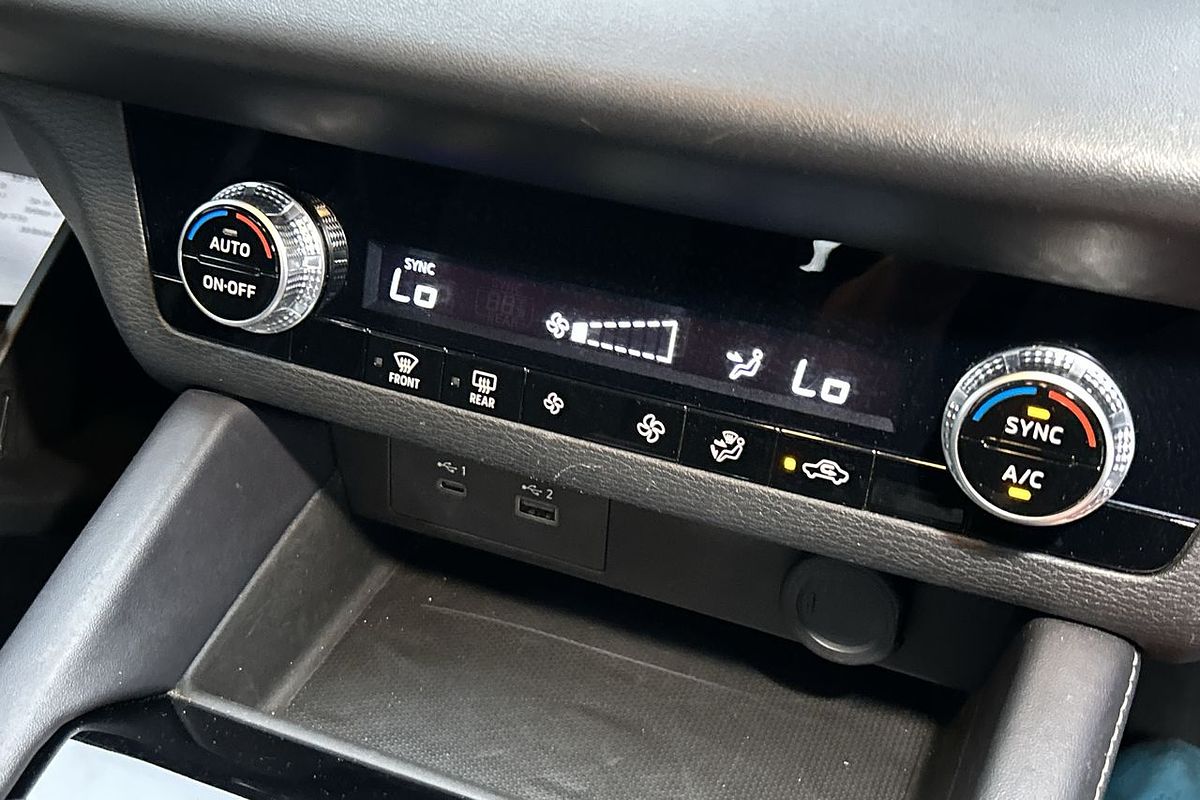 2023 Mitsubishi Outlander ES ZM