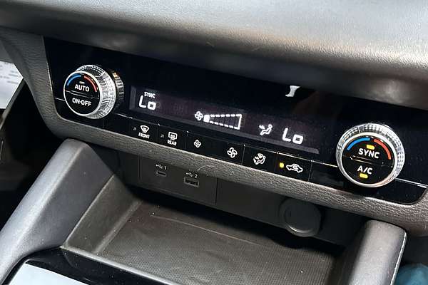 2023 Mitsubishi Outlander ES ZM