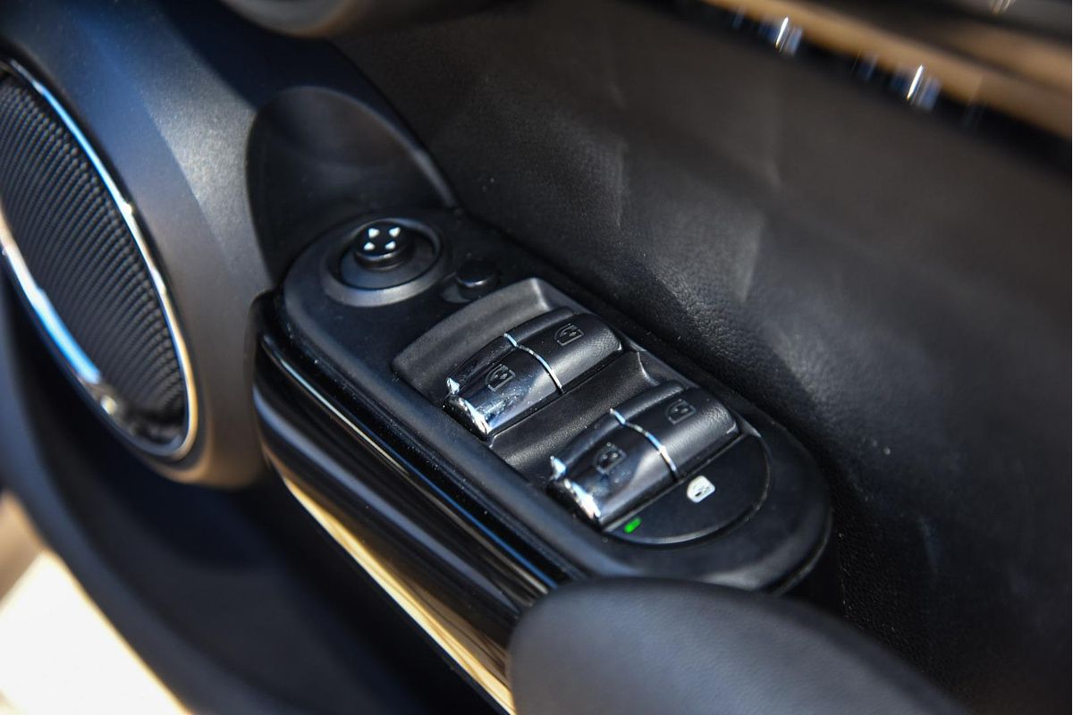 2016 MINI Hatch Cooper F55