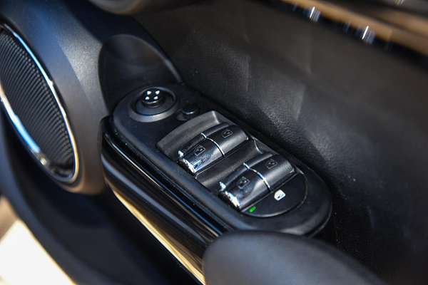 2016 MINI Hatch Cooper F55