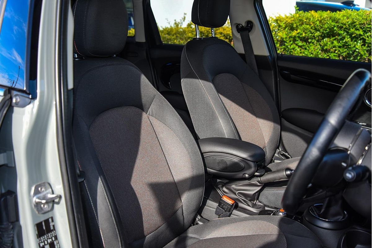 2016 MINI Hatch Cooper F55