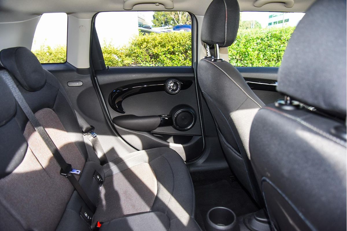 2016 MINI Hatch Cooper F55