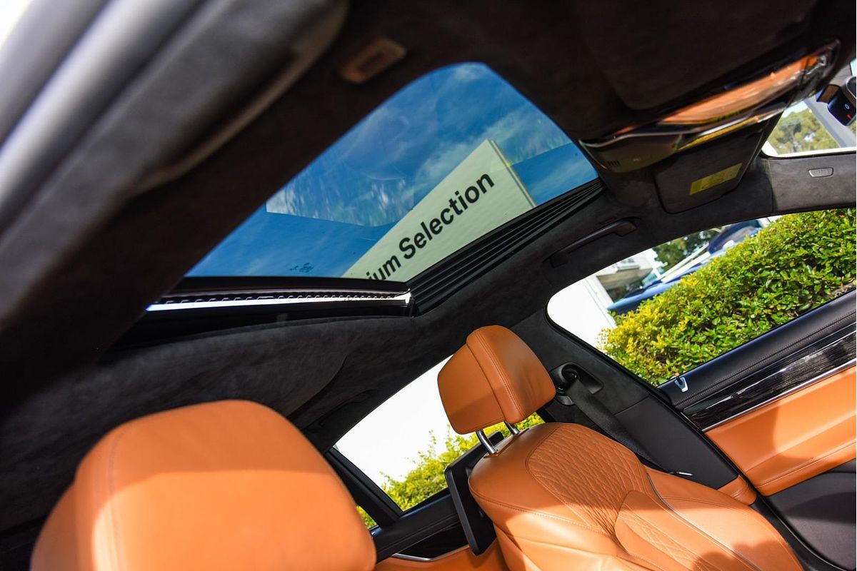 2016 BMW 7 Series 750i G11