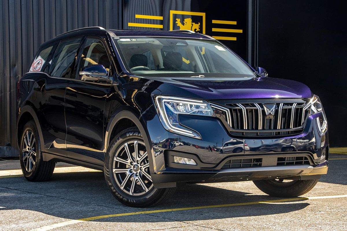 2025 Mahindra XUV700 AX7L