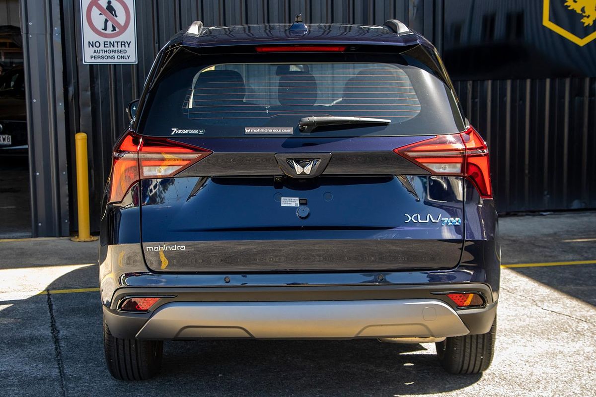 2025 Mahindra XUV700 AX7L