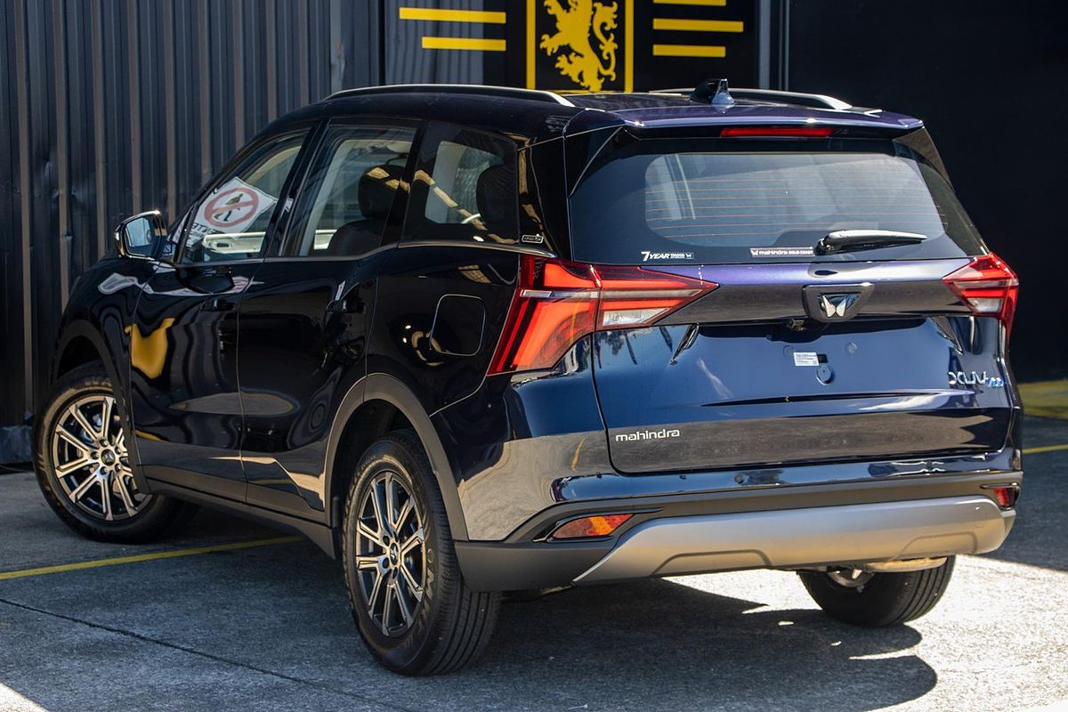 2025 Mahindra XUV700 AX7L