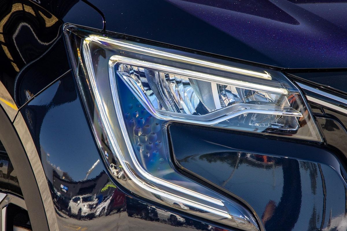 2025 Mahindra XUV700 AX7L