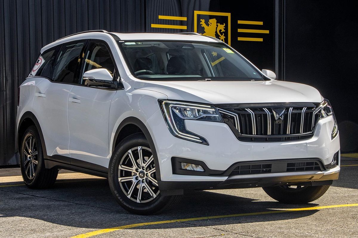 2025 Mahindra XUV700 AX7L