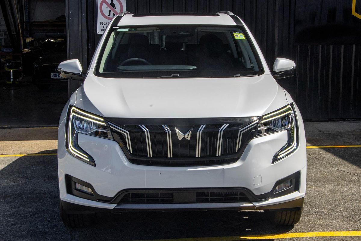 2025 Mahindra XUV700 AX7L