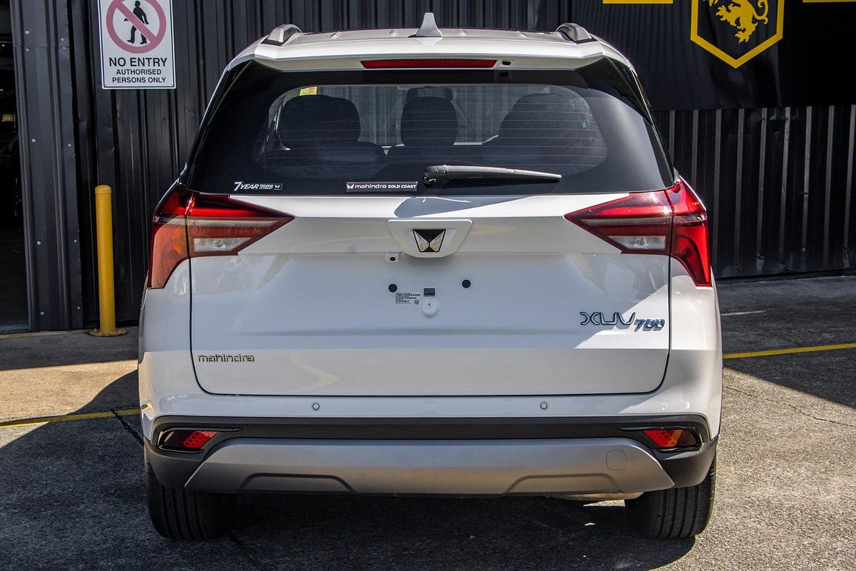 2025 Mahindra XUV700 AX7L