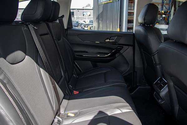 2025 Mahindra XUV700 AX7L