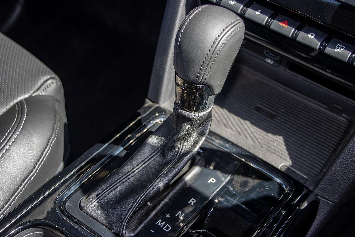 2025 Mahindra XUV700 AX7L