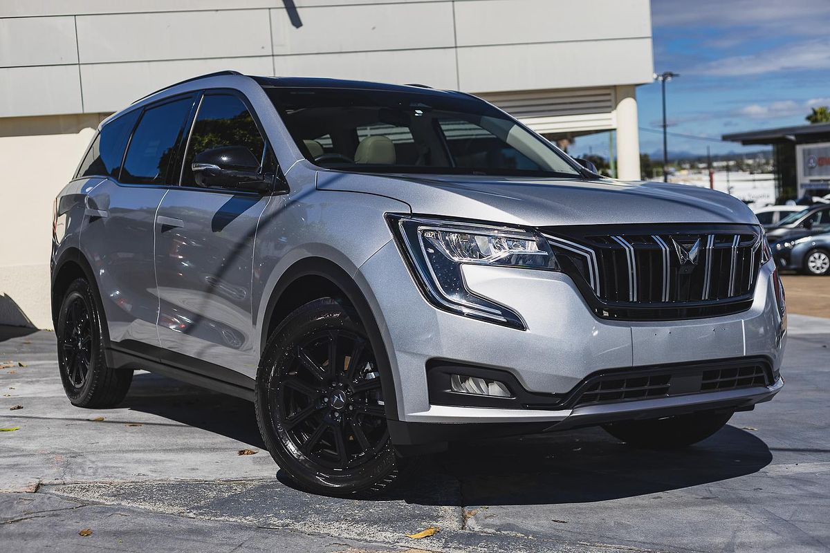 2023 Mahindra XUV700 AX7L