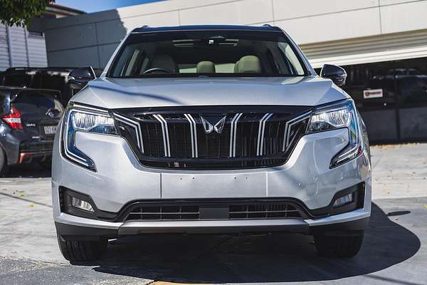 2023 Mahindra XUV700 AX7L