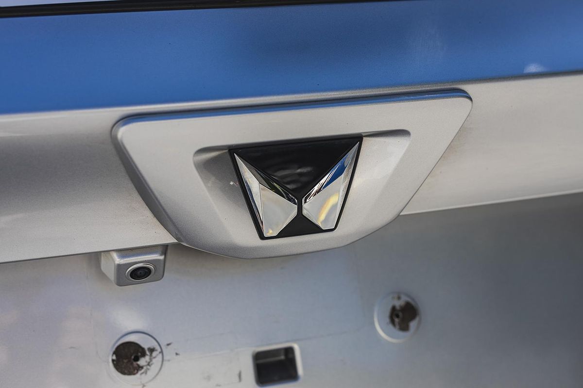 2023 Mahindra XUV700 AX7L