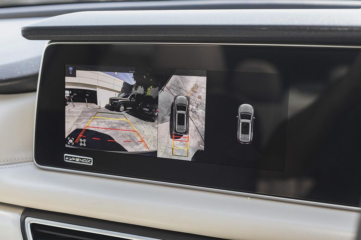2023 Mahindra XUV700 AX7L