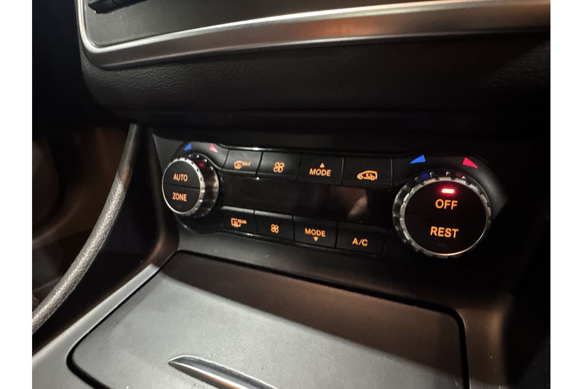 2014 Mercedes-Benz GLA-Class GLA250 X156