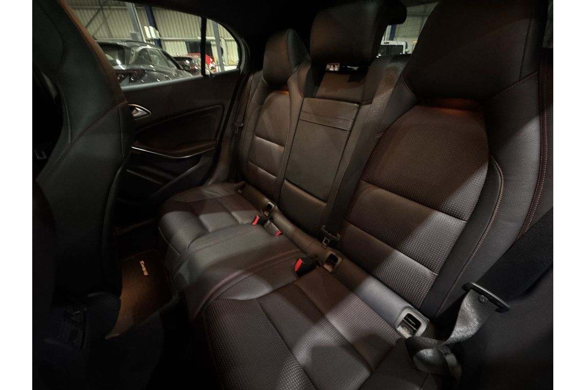 2014 Mercedes-Benz GLA-Class GLA250 X156