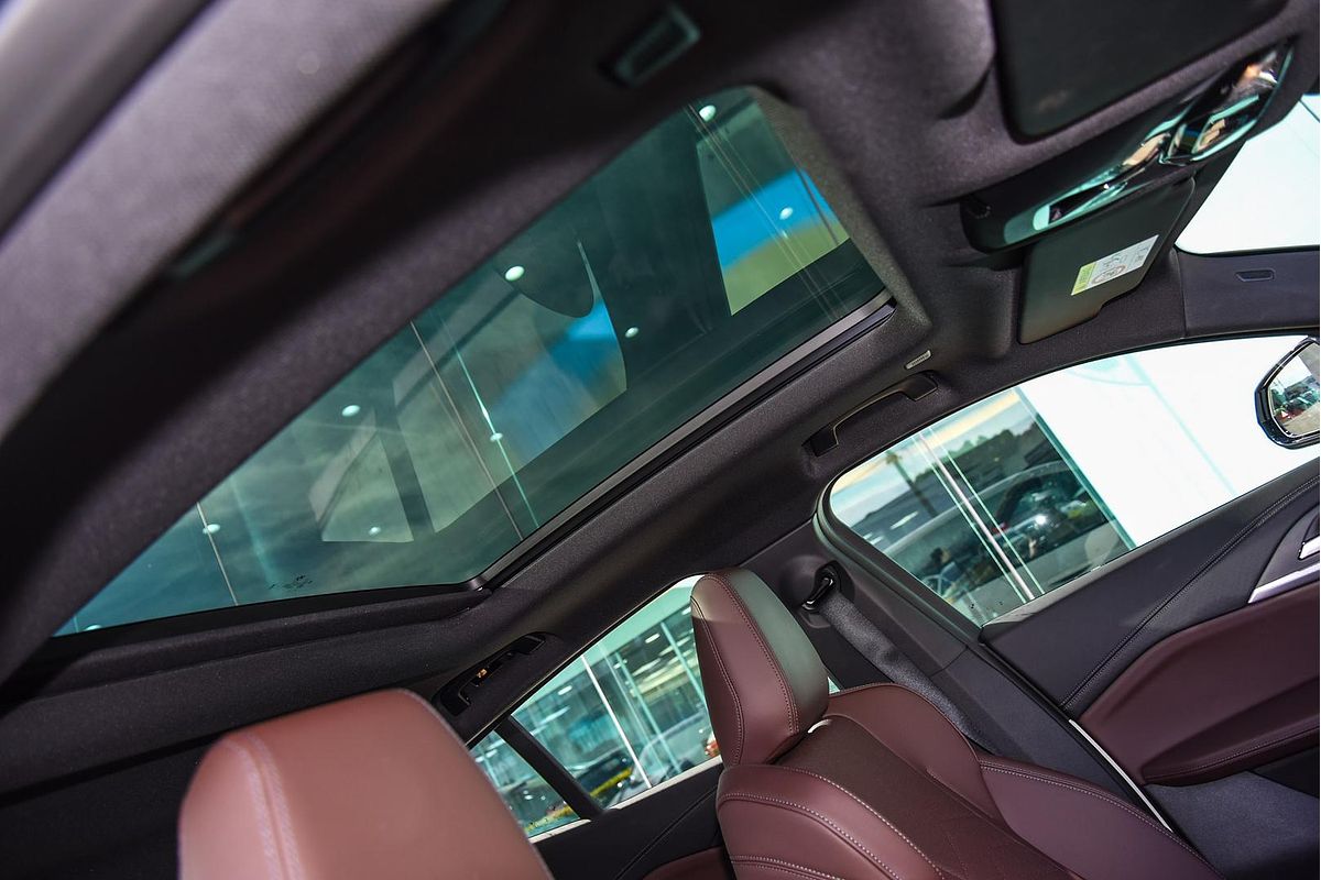 2024 BMW iX2 xDrive30 M Sport U10