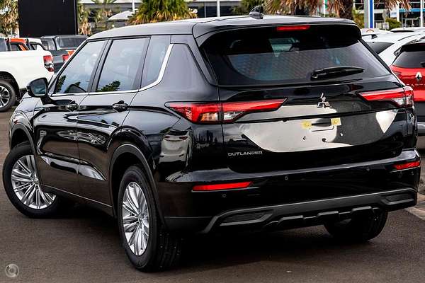 2025 Mitsubishi Outlander ES ZM