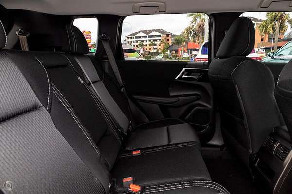 2025 Mitsubishi Outlander ES ZM