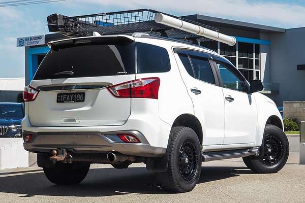 2017 Isuzu MU-X LS-T
