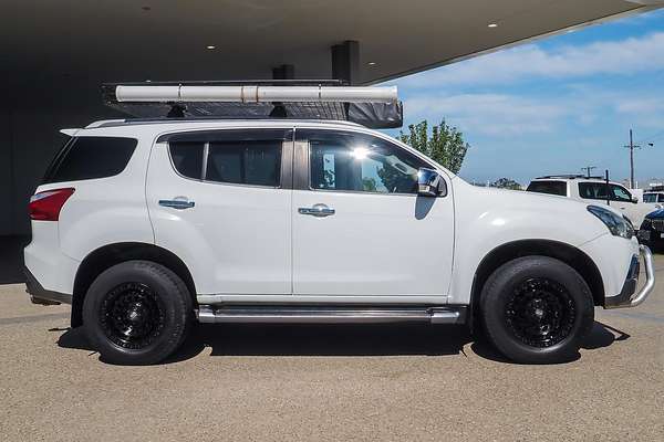 2017 Isuzu MU-X LS-T