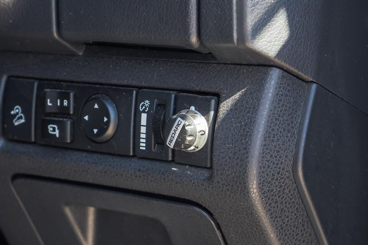 2017 Isuzu MU-X LS-T
