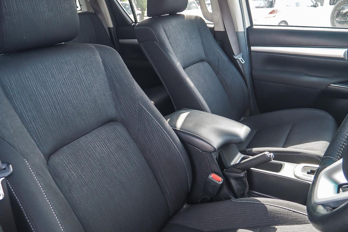 2022 Toyota Hilux SR5 GUN126R 4X4