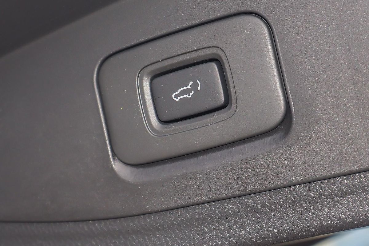 2025 Isuzu MU-X
